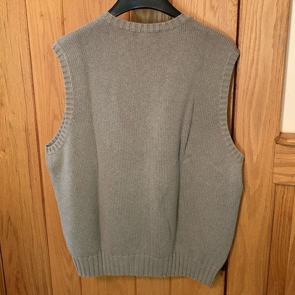 Men’s Ralph Lauren sweater vest. - Picture 2 of 3